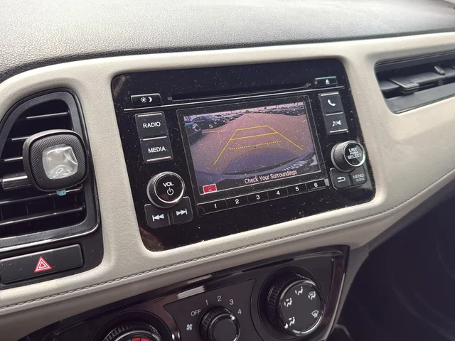 Used 2022 Silver Honda LX image 15