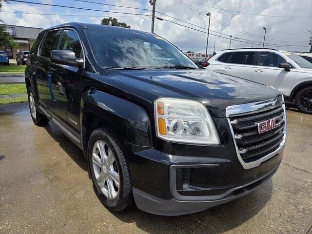 Used 2017 Ebony Twilight Metallic GMC SLE image 6