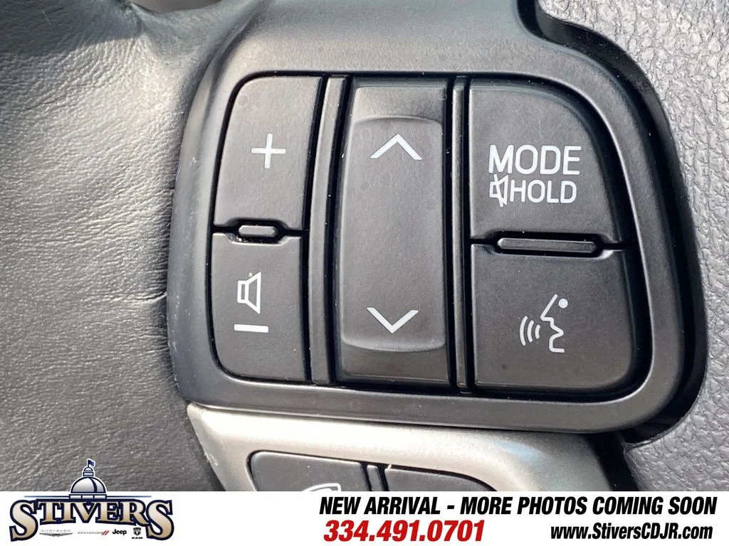Used 2014 Gray Toyota Limited image 30