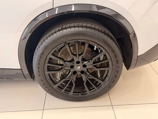 Used 2025 White Maserati Modena image 23