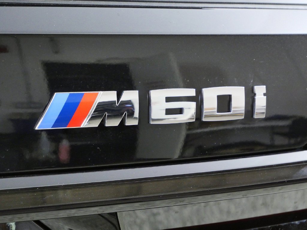 New 2027 Black Sapphire Metallic BMW M60i image 11