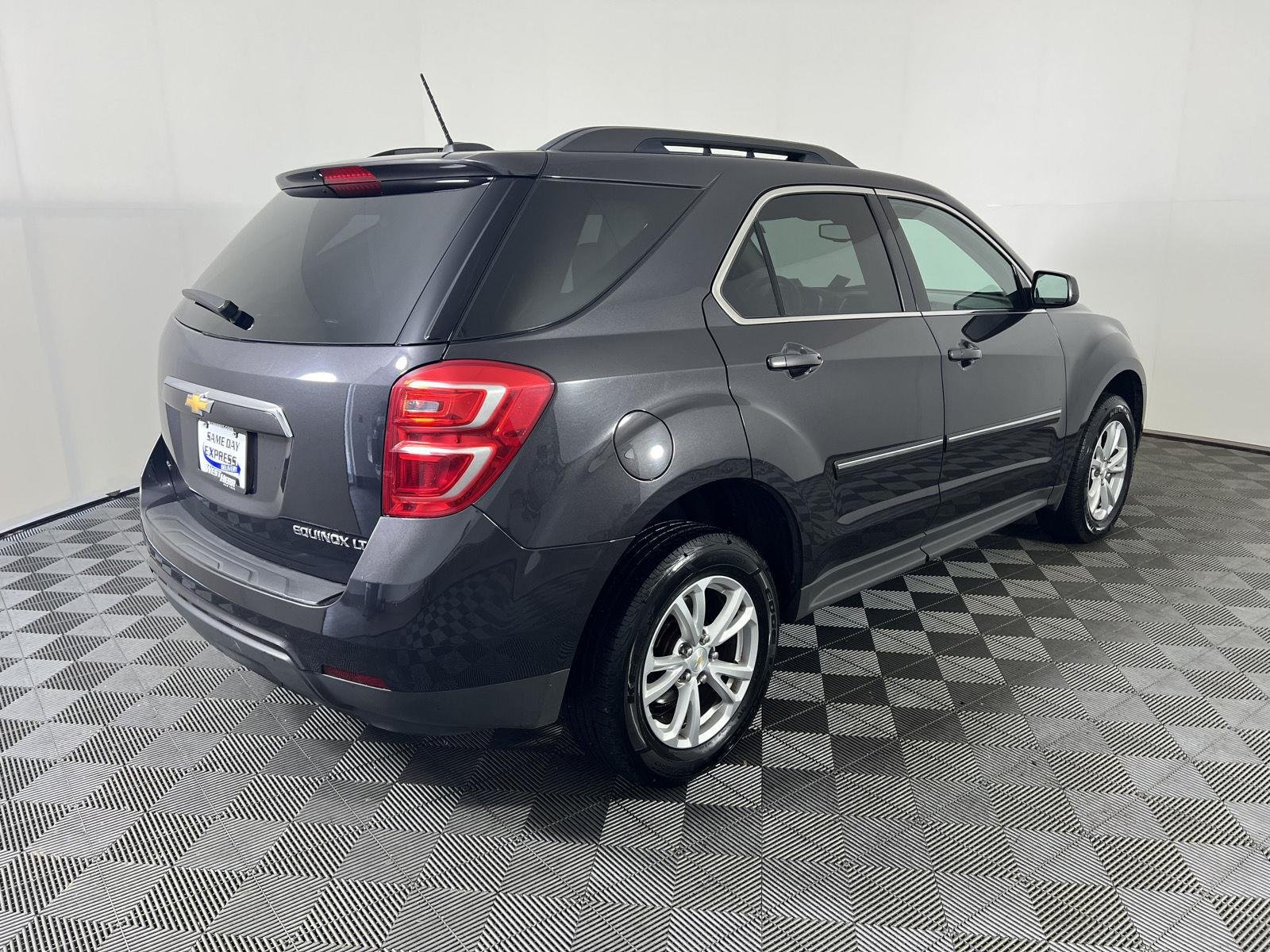 Used 2016 Tungsten Metallic Chevrolet LT image 3