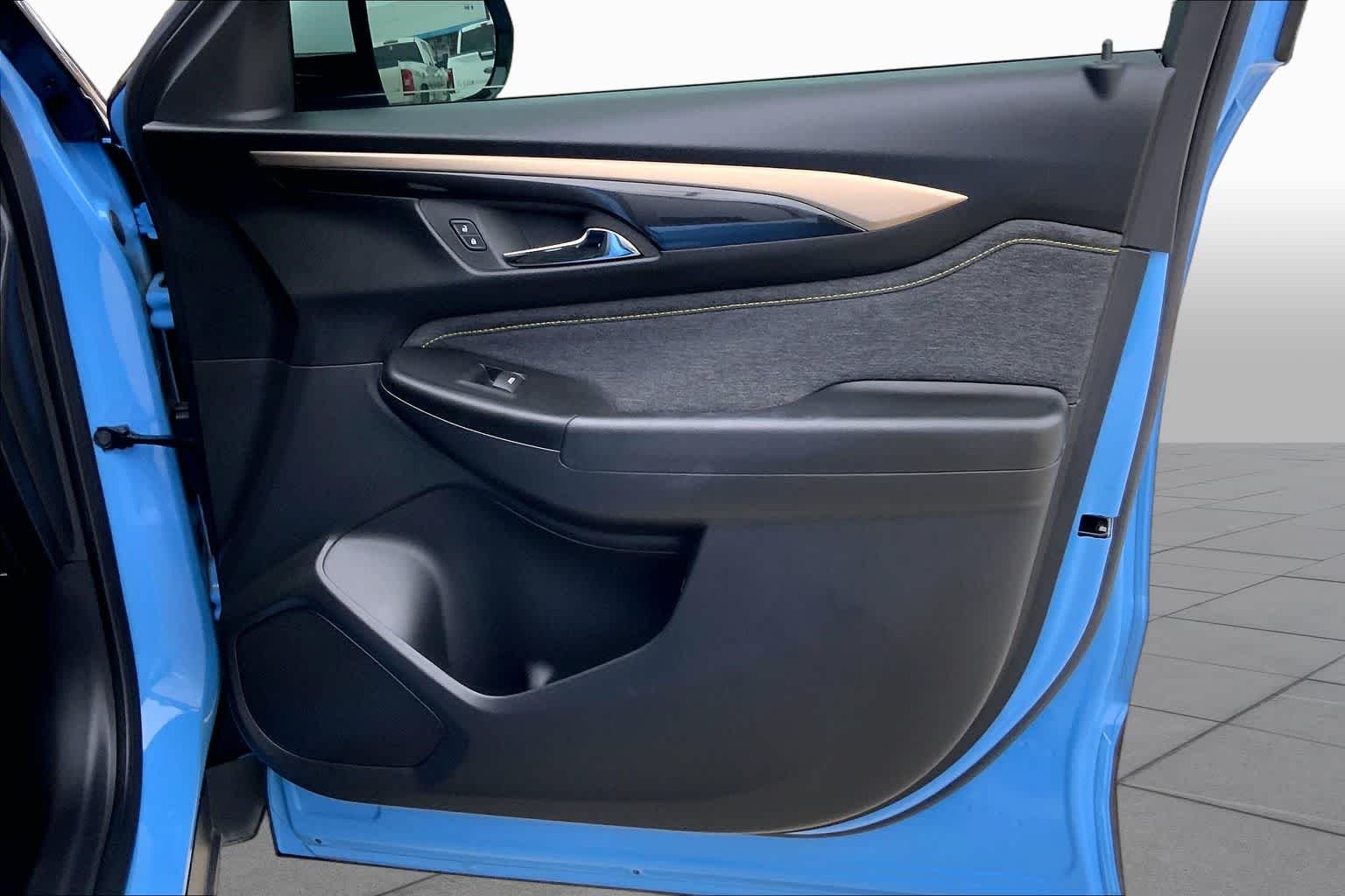 Used 2024 Fountain Blue Chevrolet ACTIV image 22