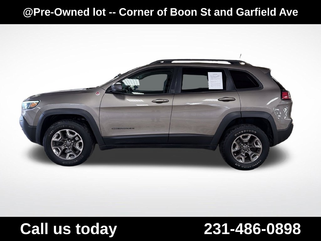 Used 2019 Beige Jeep Trailhawk image 2