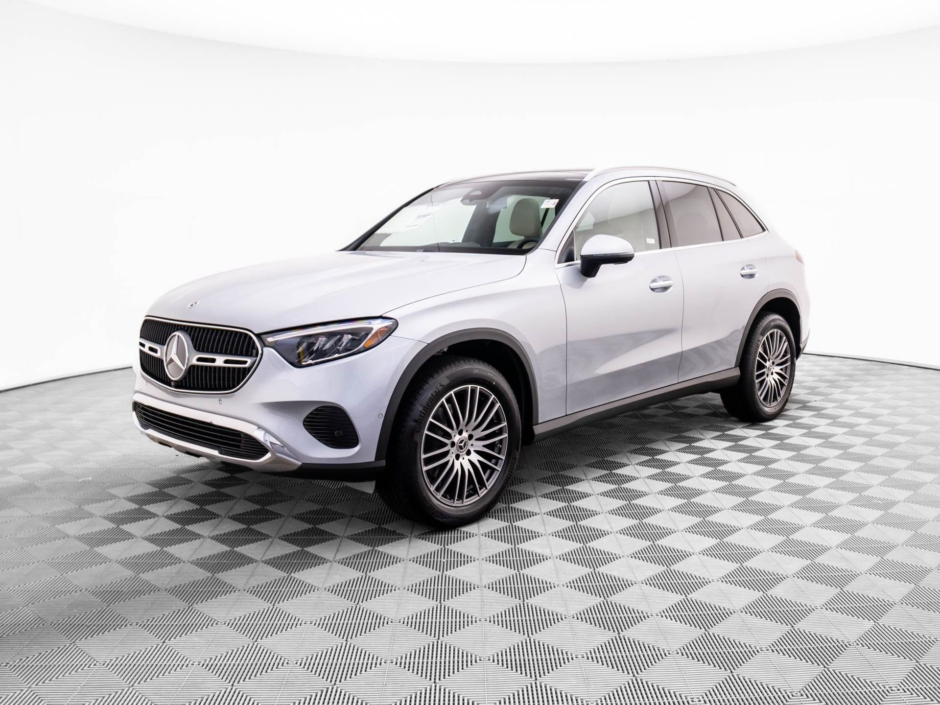 New 2026 Silver Mercedes-Benz GLC 300 image 1