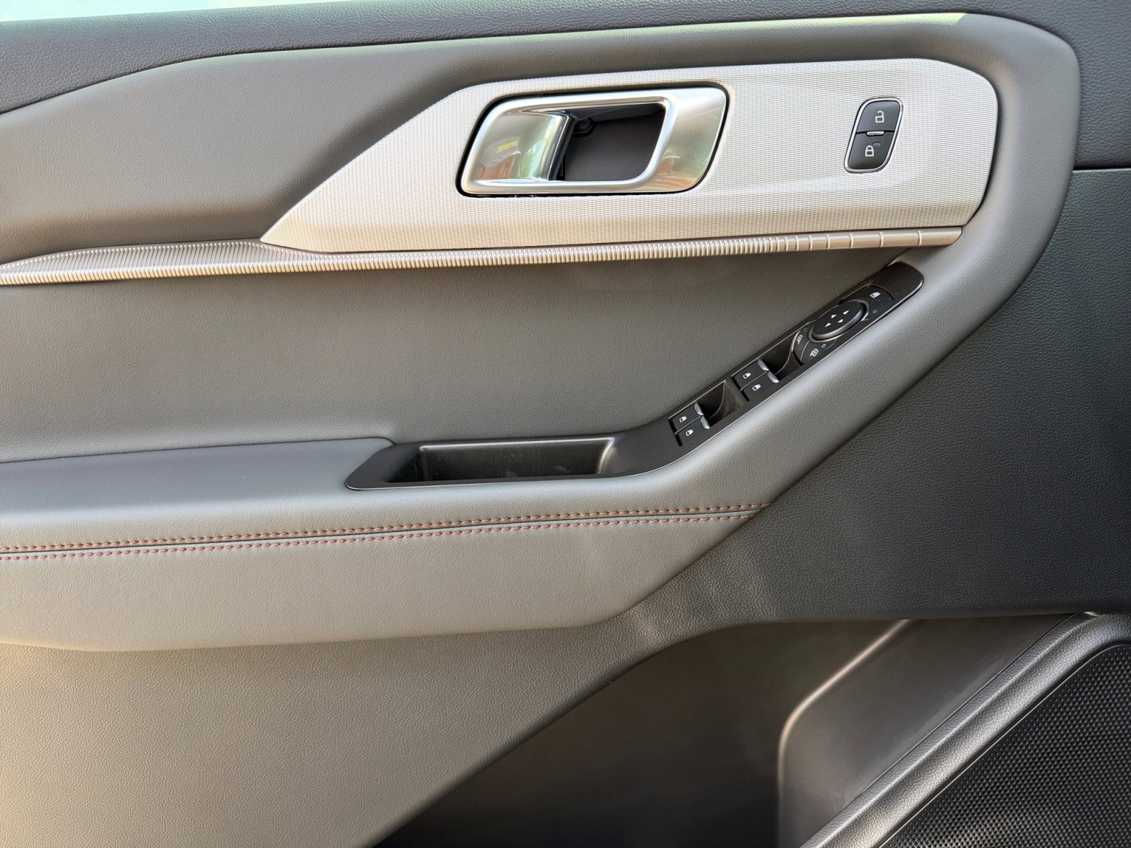 New 2026 Carbonized Gray Metallic Ford Active image 17