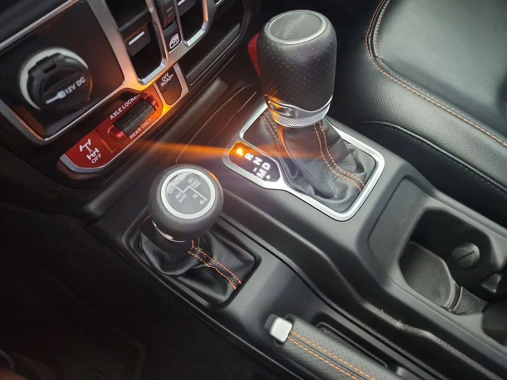 Used 2023 White Jeep Mojave image 31