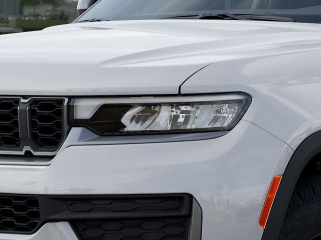 New 2026 Bright White Clear-Coat Exterior Paint Jeep Laredo image 10