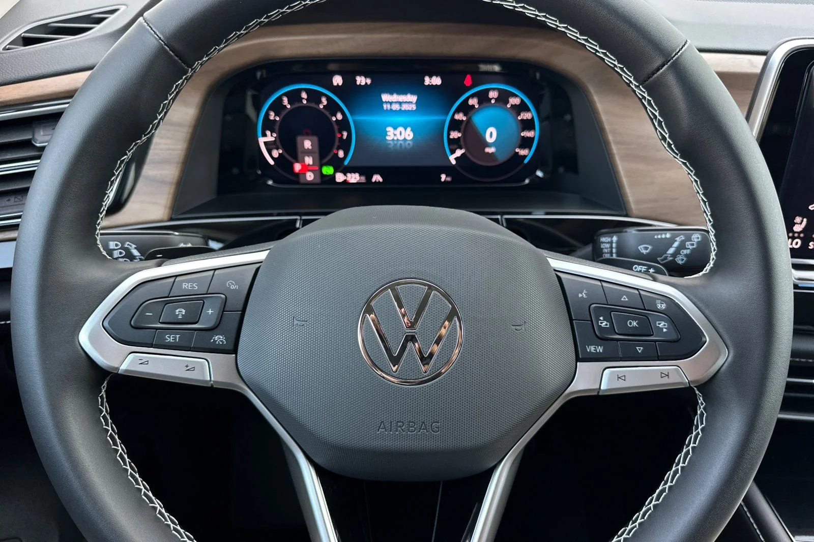 2026 Volkswagen Atlas SE w/Tech - Photo 22