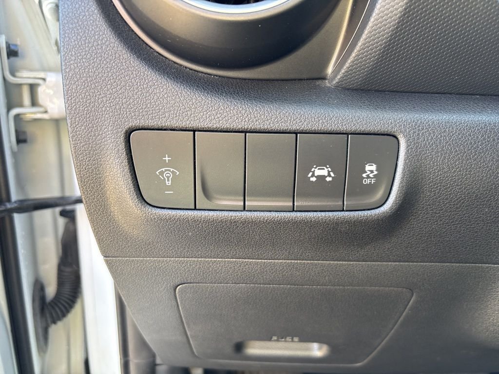 2020 Hyundai Kona SE - Photo 19