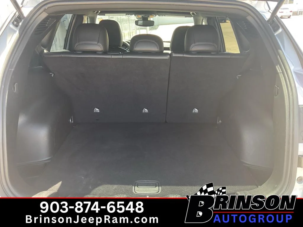 Used 2025 Silver Zynith Metallic Clearcoat Jeep Trailhawk image 9