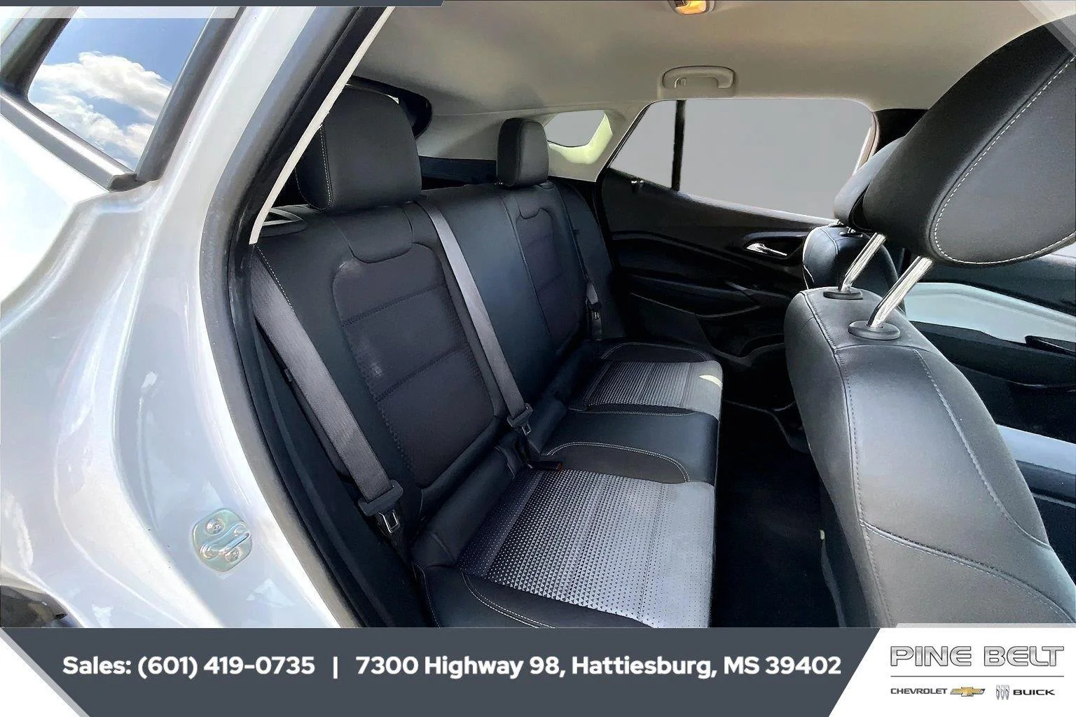 Used 2025 Summit White Chevrolet LT image 20