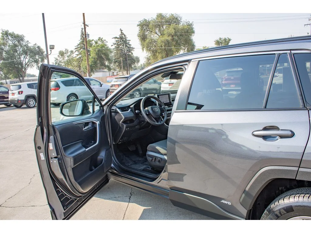 Used 2024 Magnetic Gray Metallic Toyota Hybrid XLE image 24