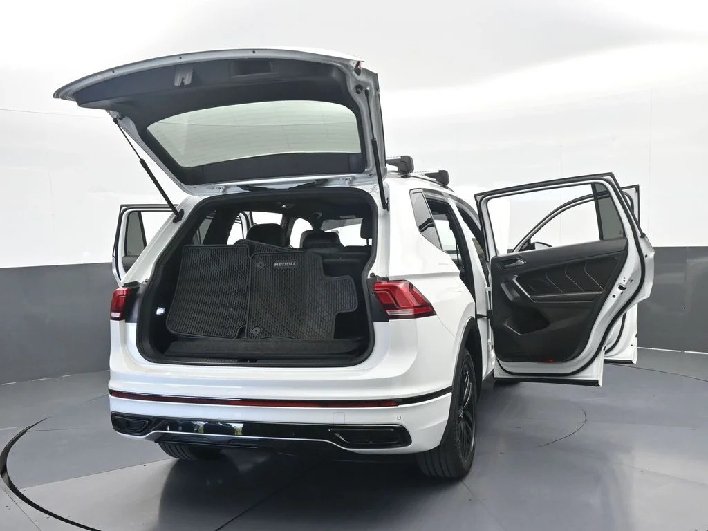Used 2022 Oryx White Pearl Volkswagen 2.0T SE R-Line Black image 71