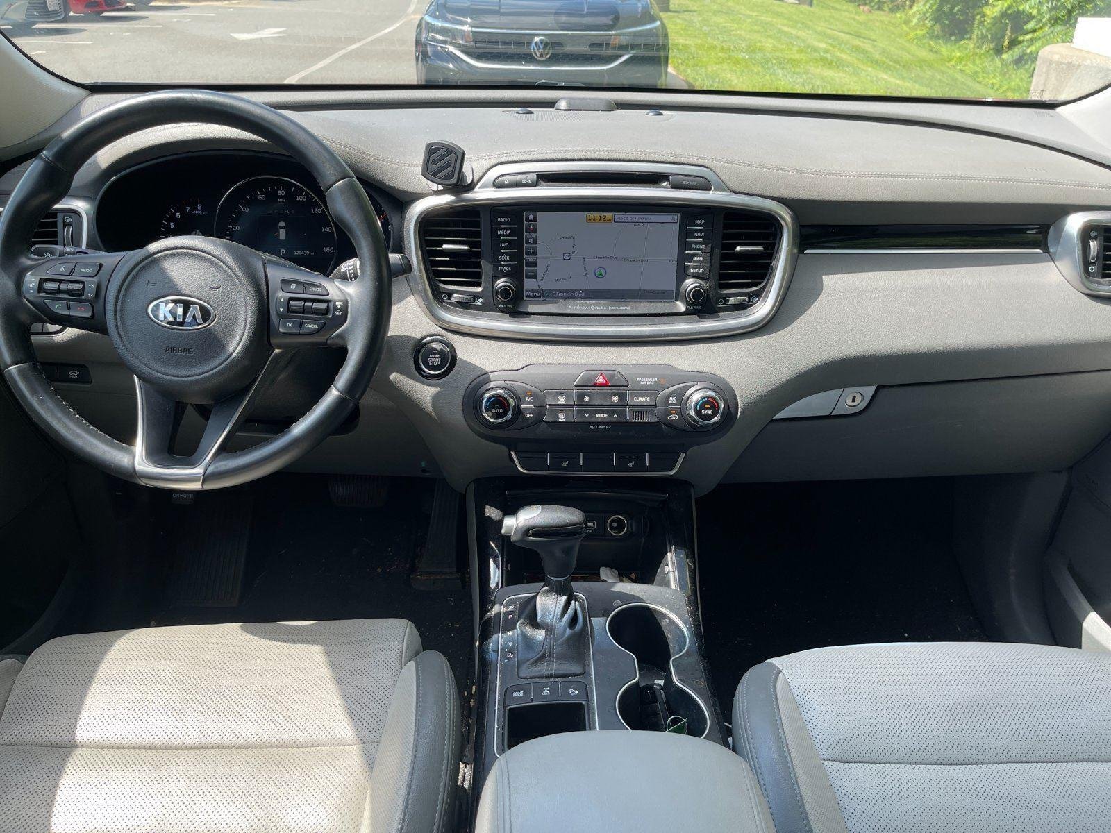 Used 2017 Sangria Kia SX V6 image 35