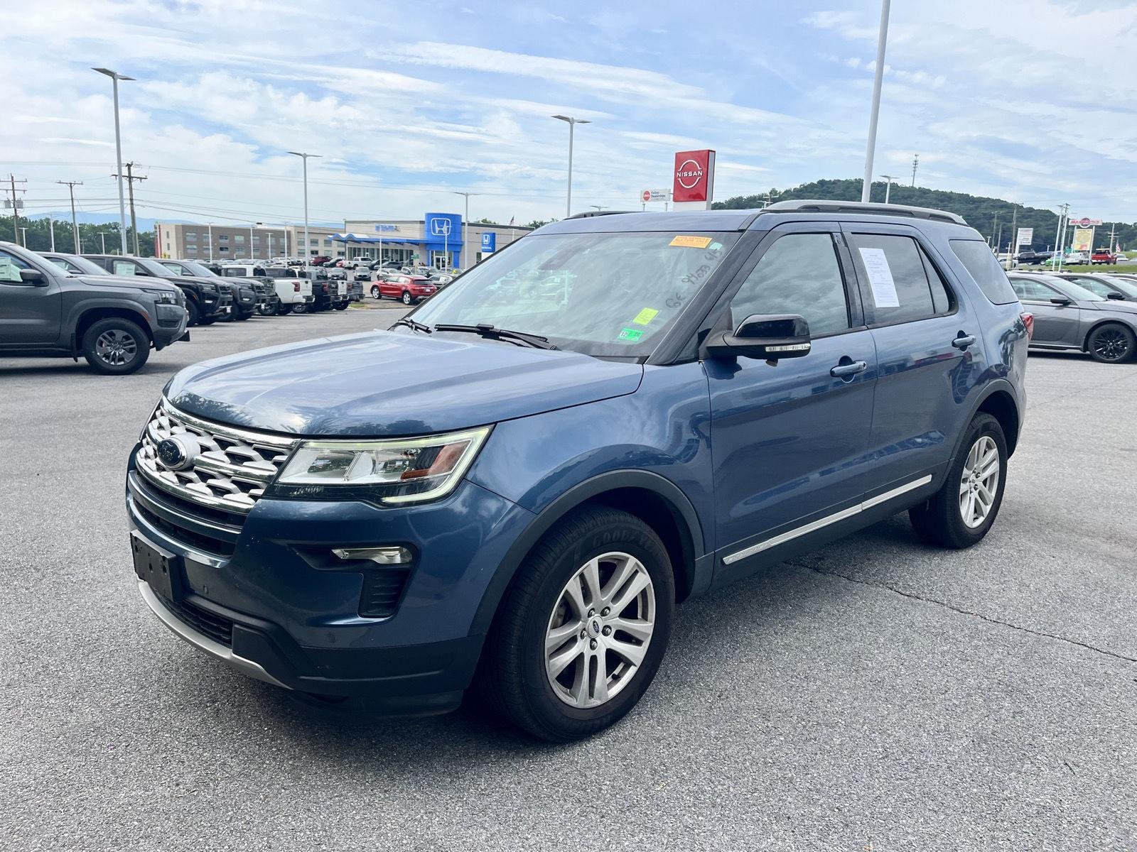 Used 2018 Blue Ford XLT image 4