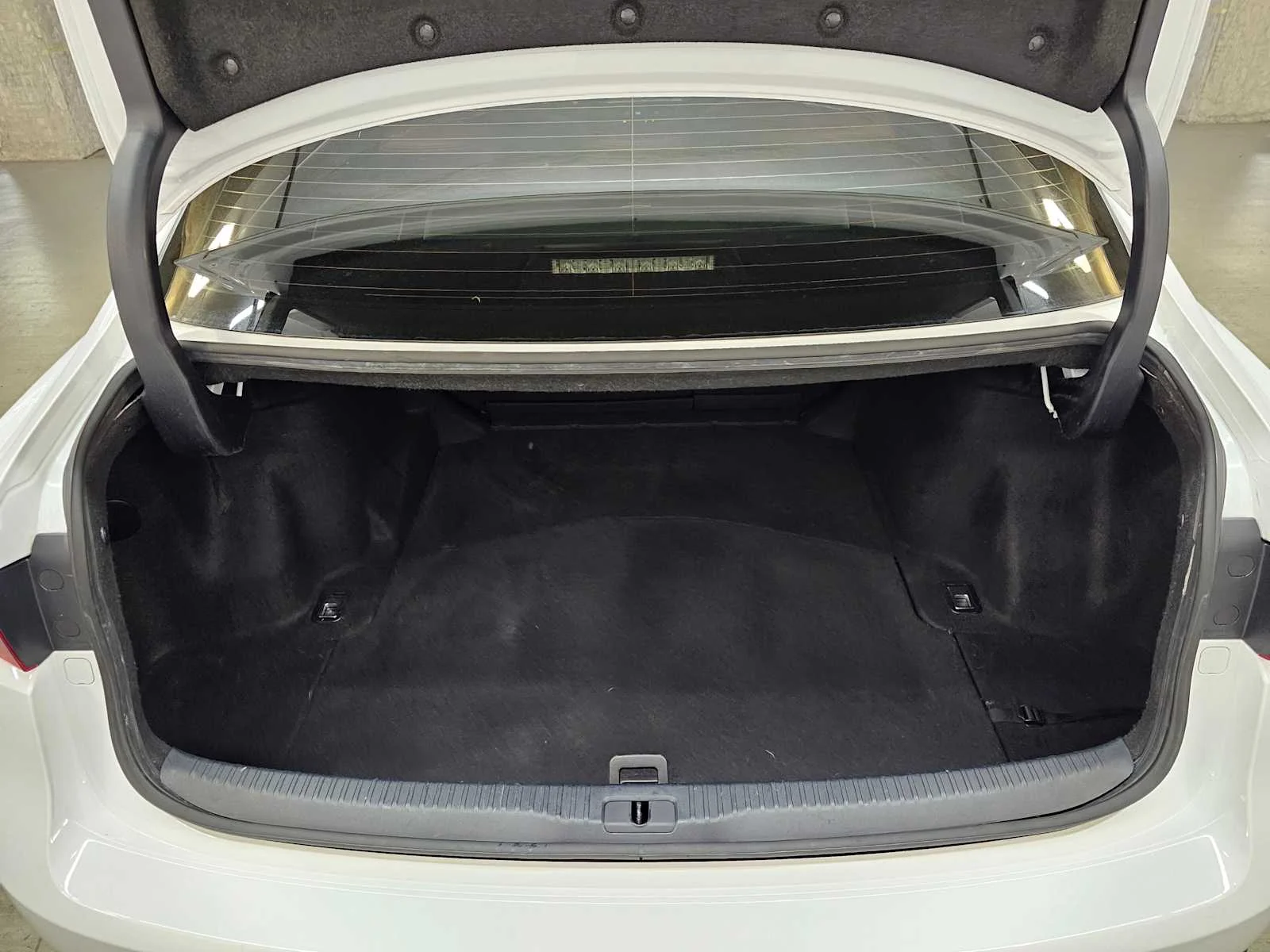 Used 2015 Ultra White Lexus 350 image 30