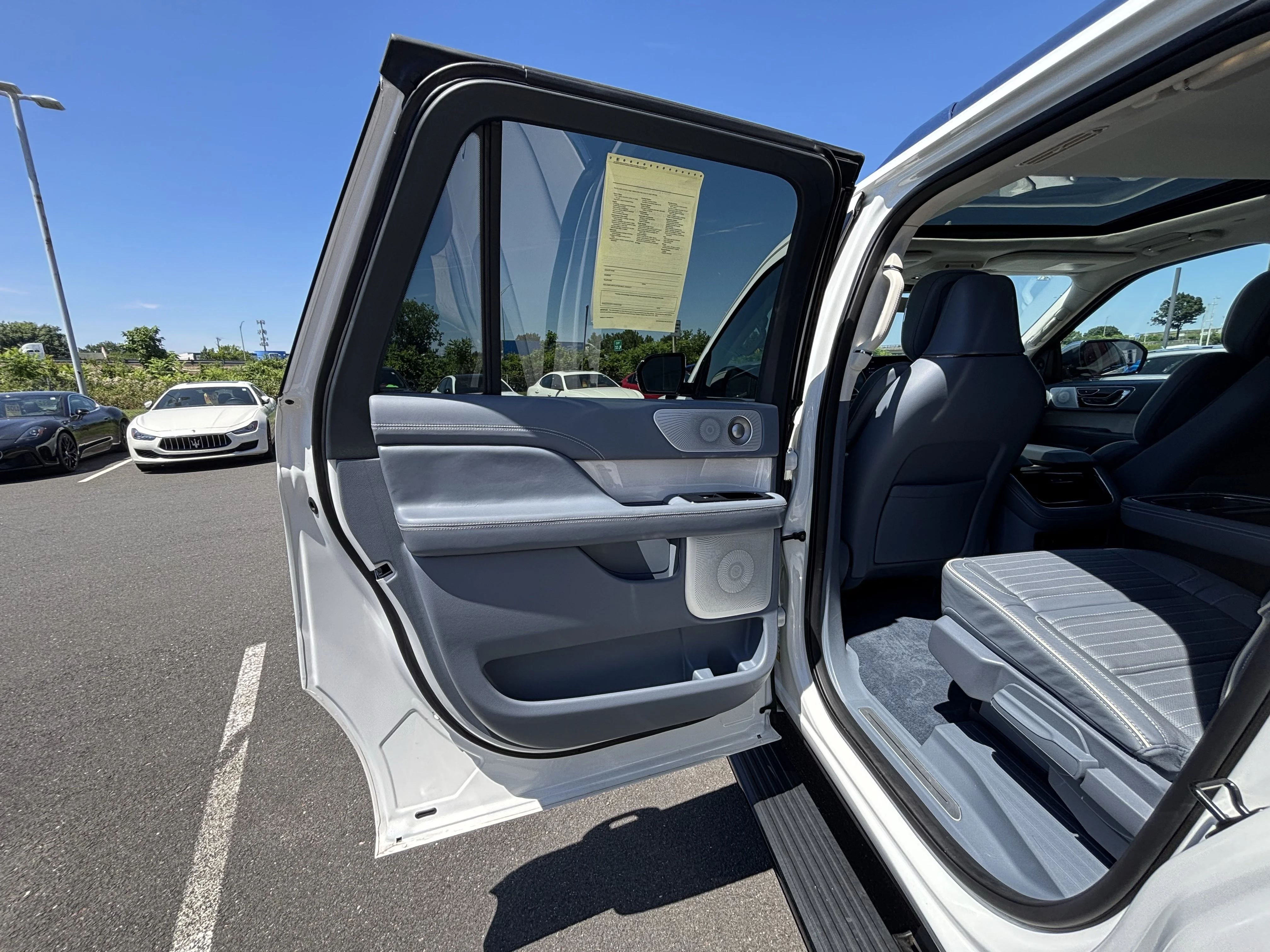 Used 2023 Pristine White Metallic Tri-Coat Lincoln Black Label image 42