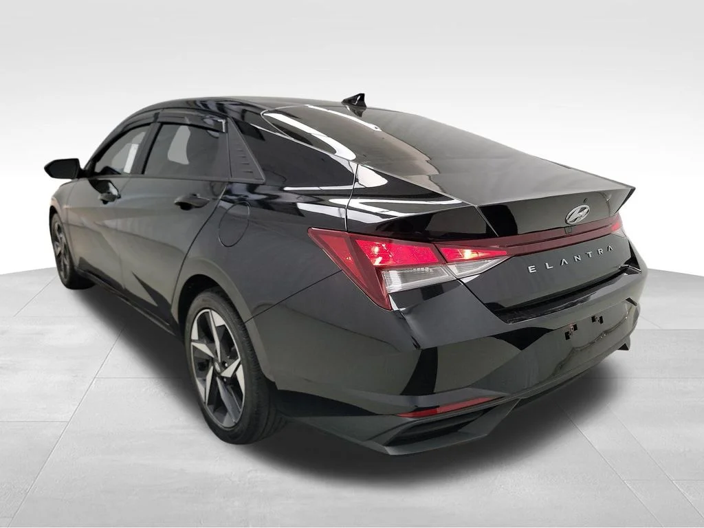 Used 2023 Black Hyundai SEL image 11