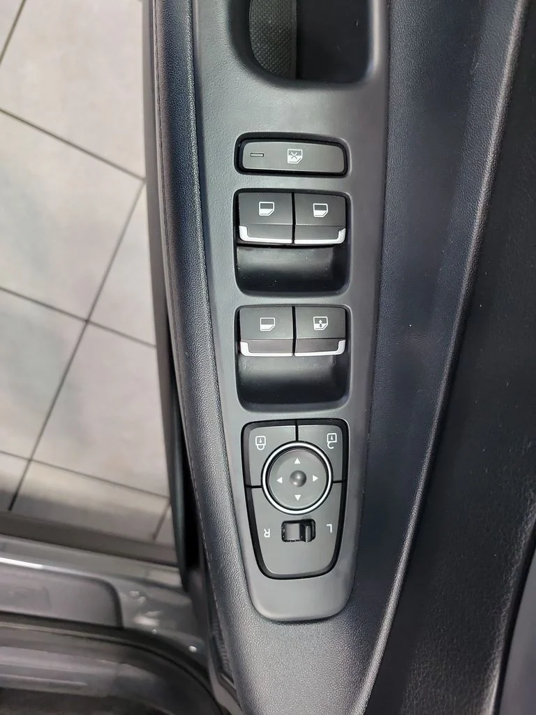Certified Used 2021 Gray Hyundai SE image 25