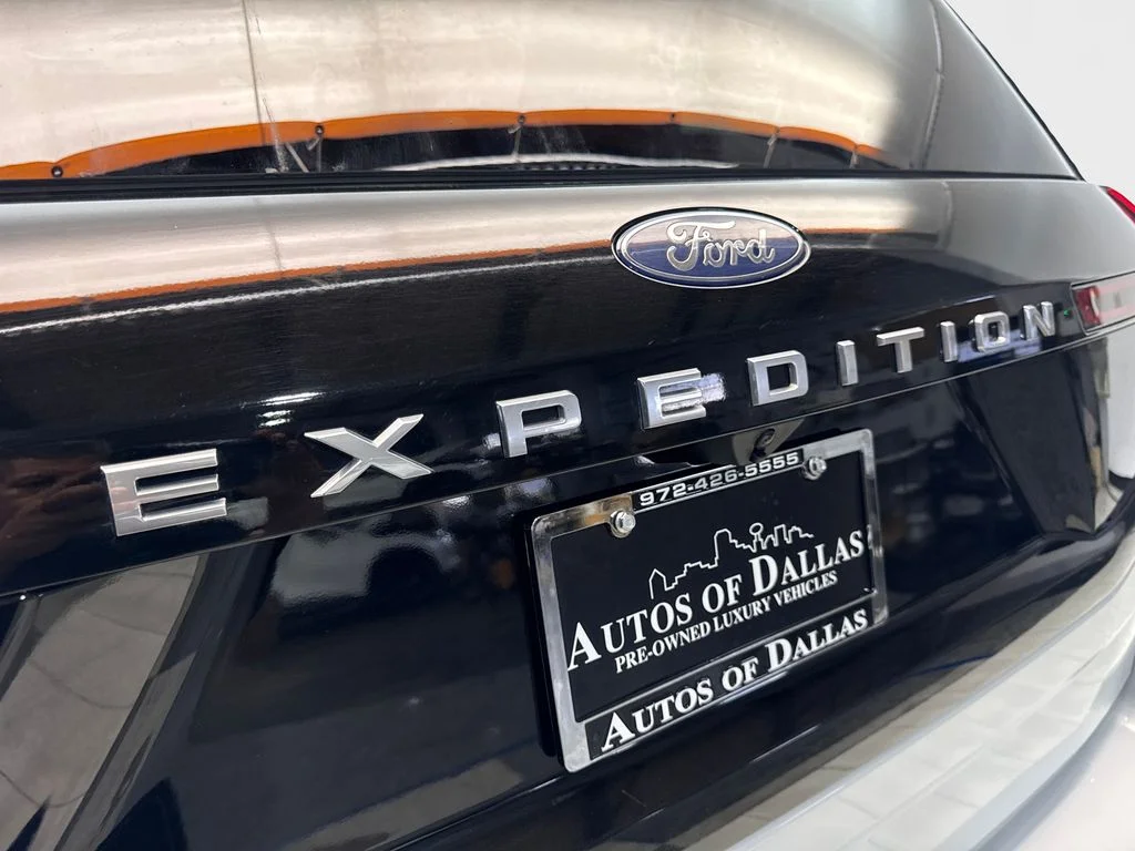 Used 2025 Silver Ford Platinum image 21