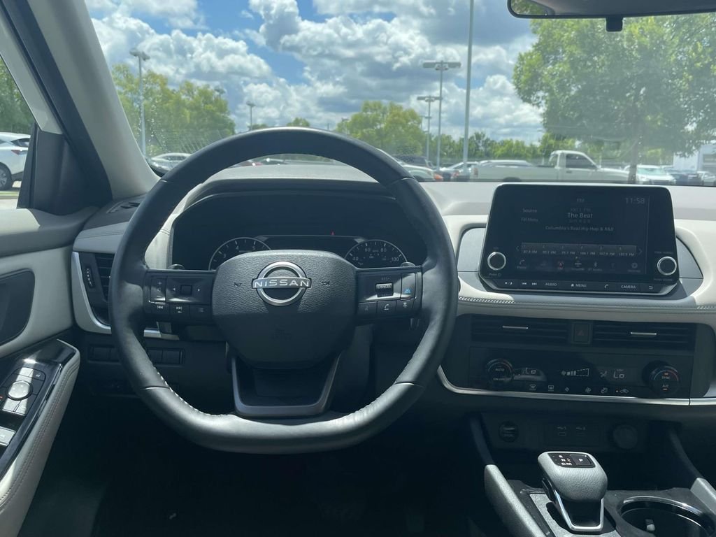 2025 Nissan Rogue SV - Photo 13