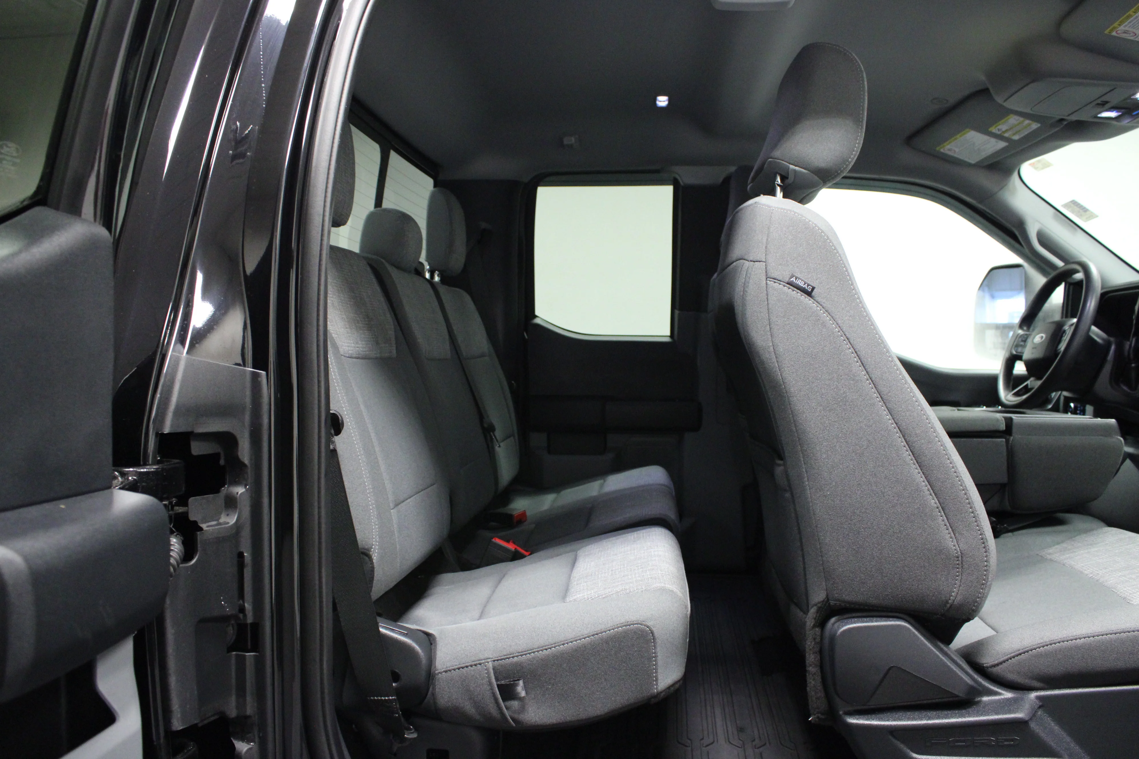 Used 2025 Black Metallic Ford XLT image 15