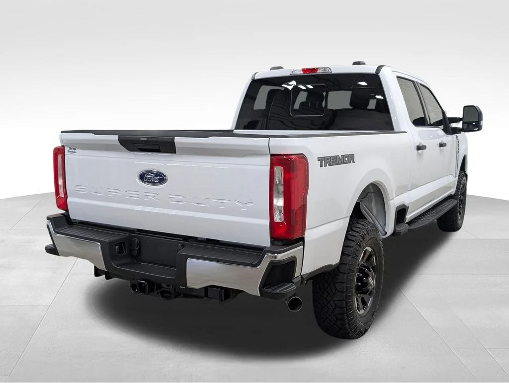 New 2026 Oxford White Ford F-250® XLT image 22