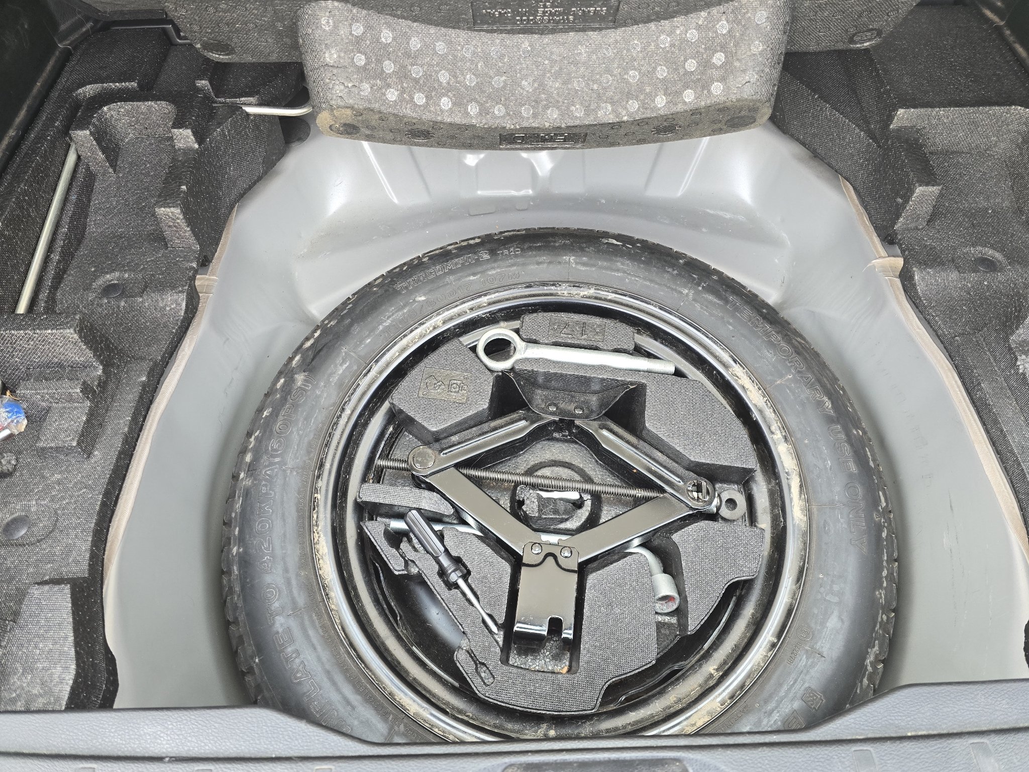 Used 2014 Burnished Bronze Metallic Subaru 2.5i image 29