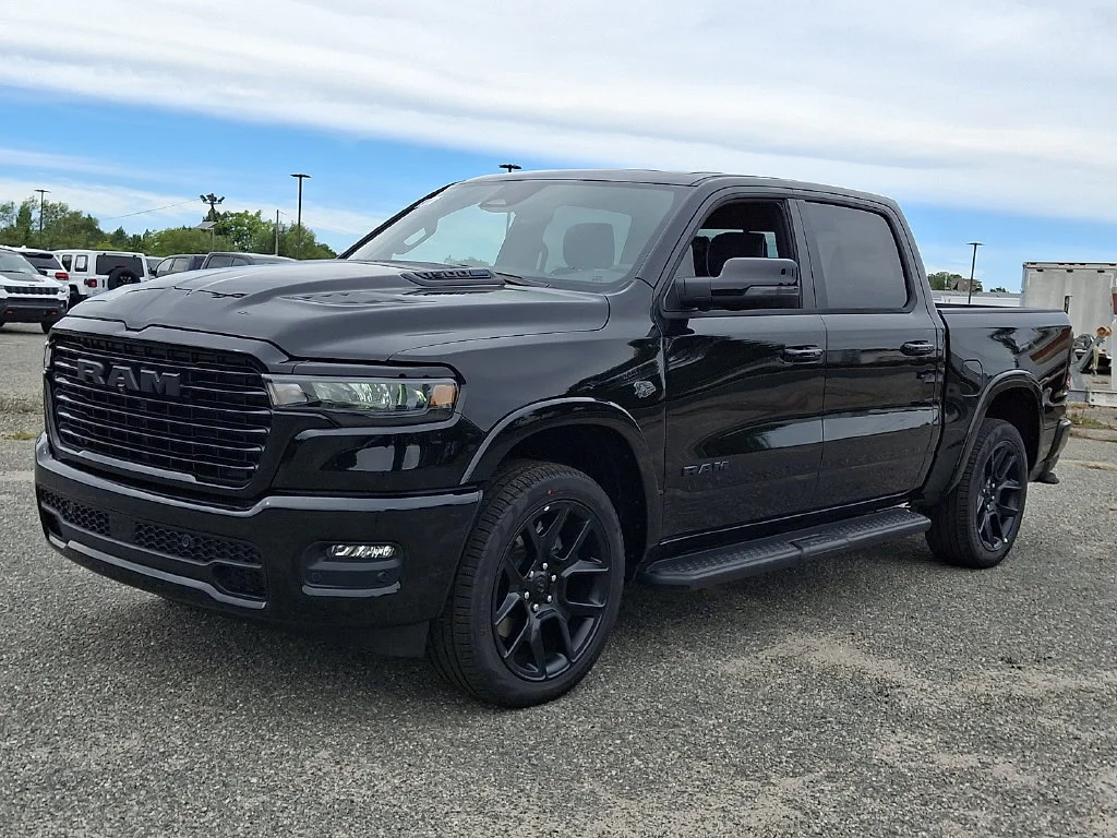New 2027 Diamond Black Crystal Pearl-Coat Exterior Paint RAM Laramie image 4