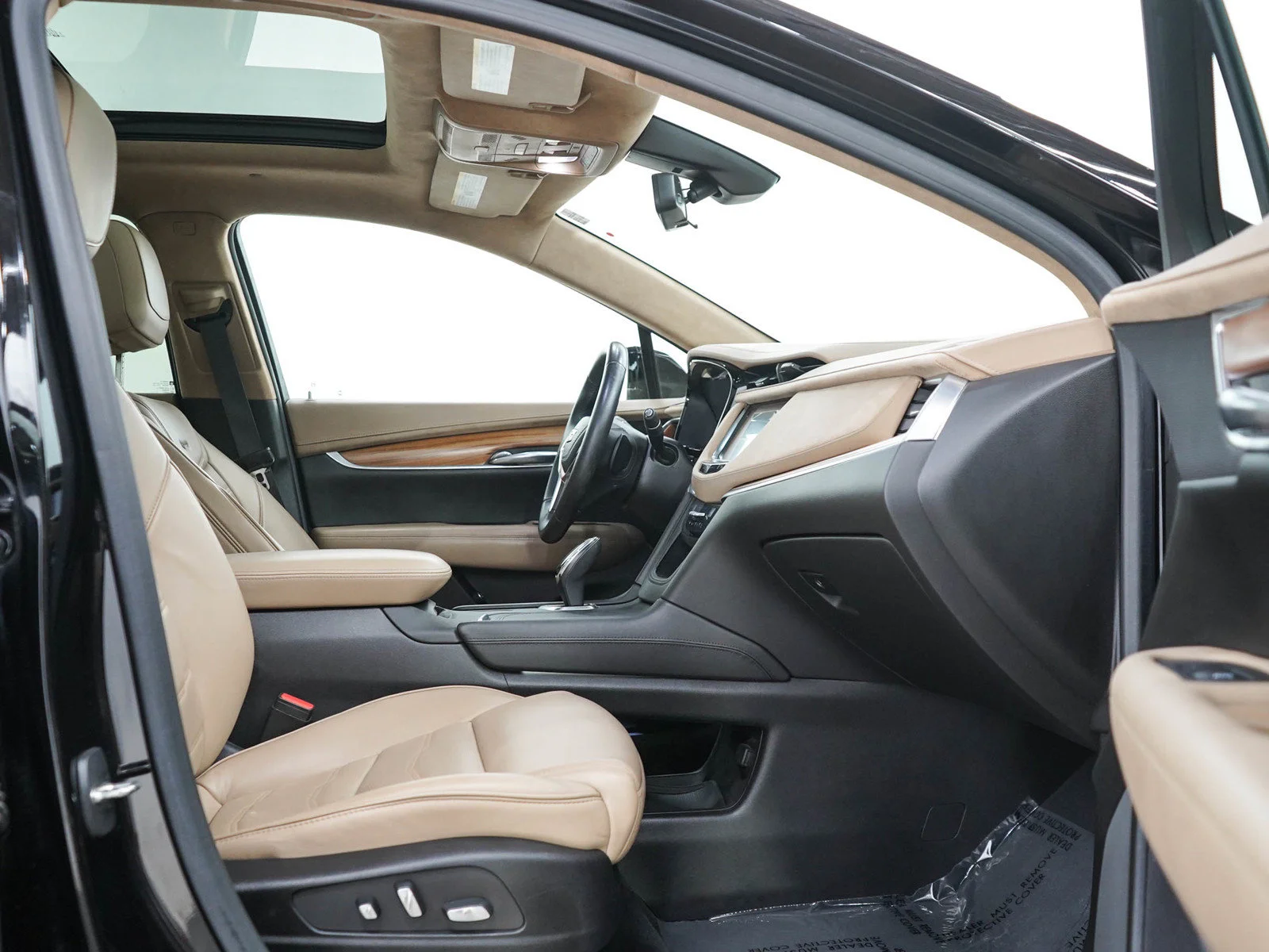 Used 2018 Stellar Black Metallic Cadillac Platinum AWD image 10