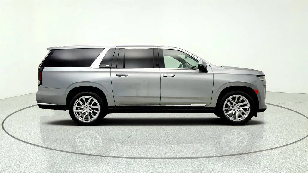 Used 2023 Argent Silver Metallic Cadillac 4WD 4dr Premium Luxury Platinum w/ Radiant Pkg & Super Cruise image 4