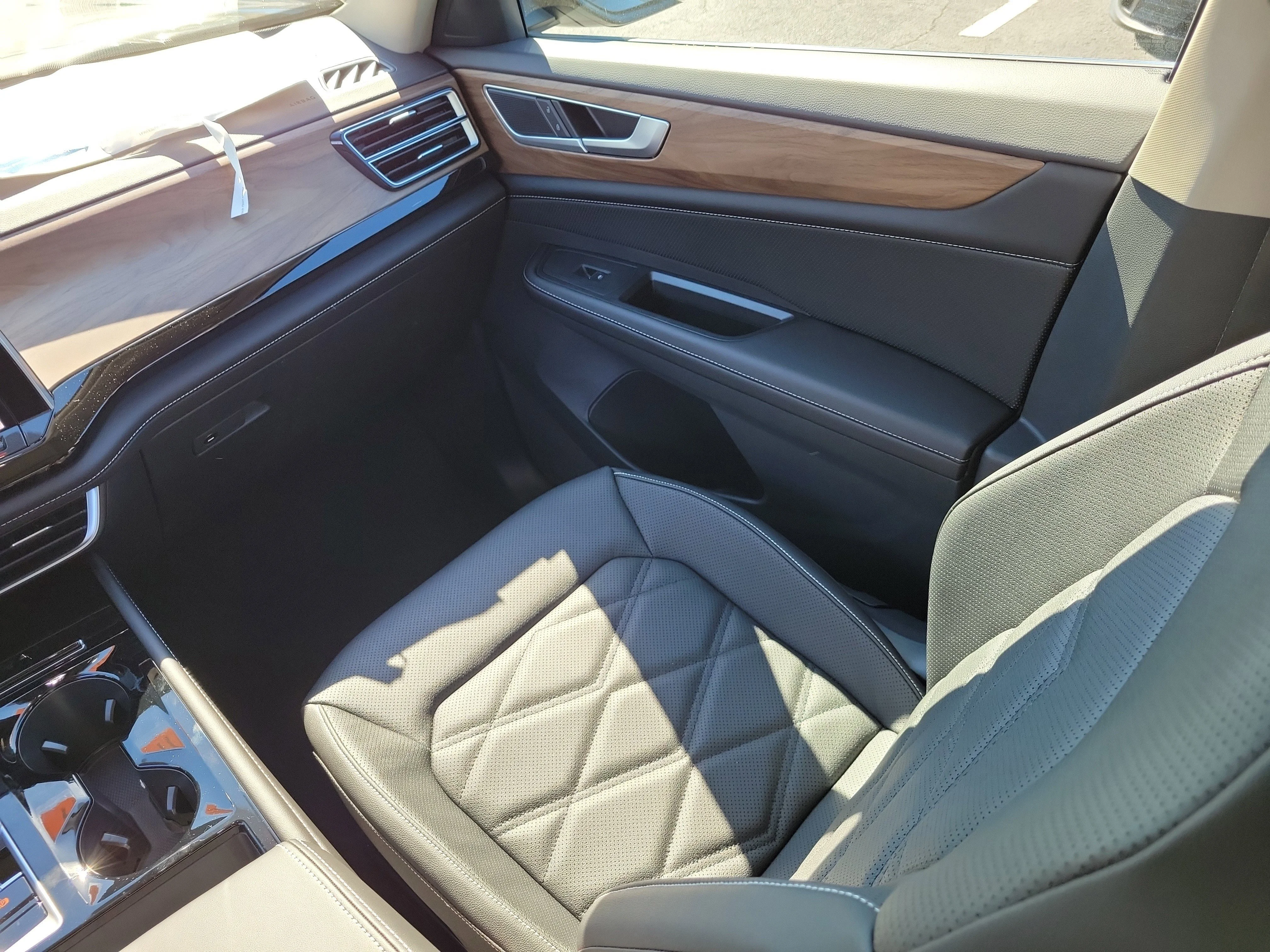 New 2026 Black Volkswagen SE w/Technology image 4