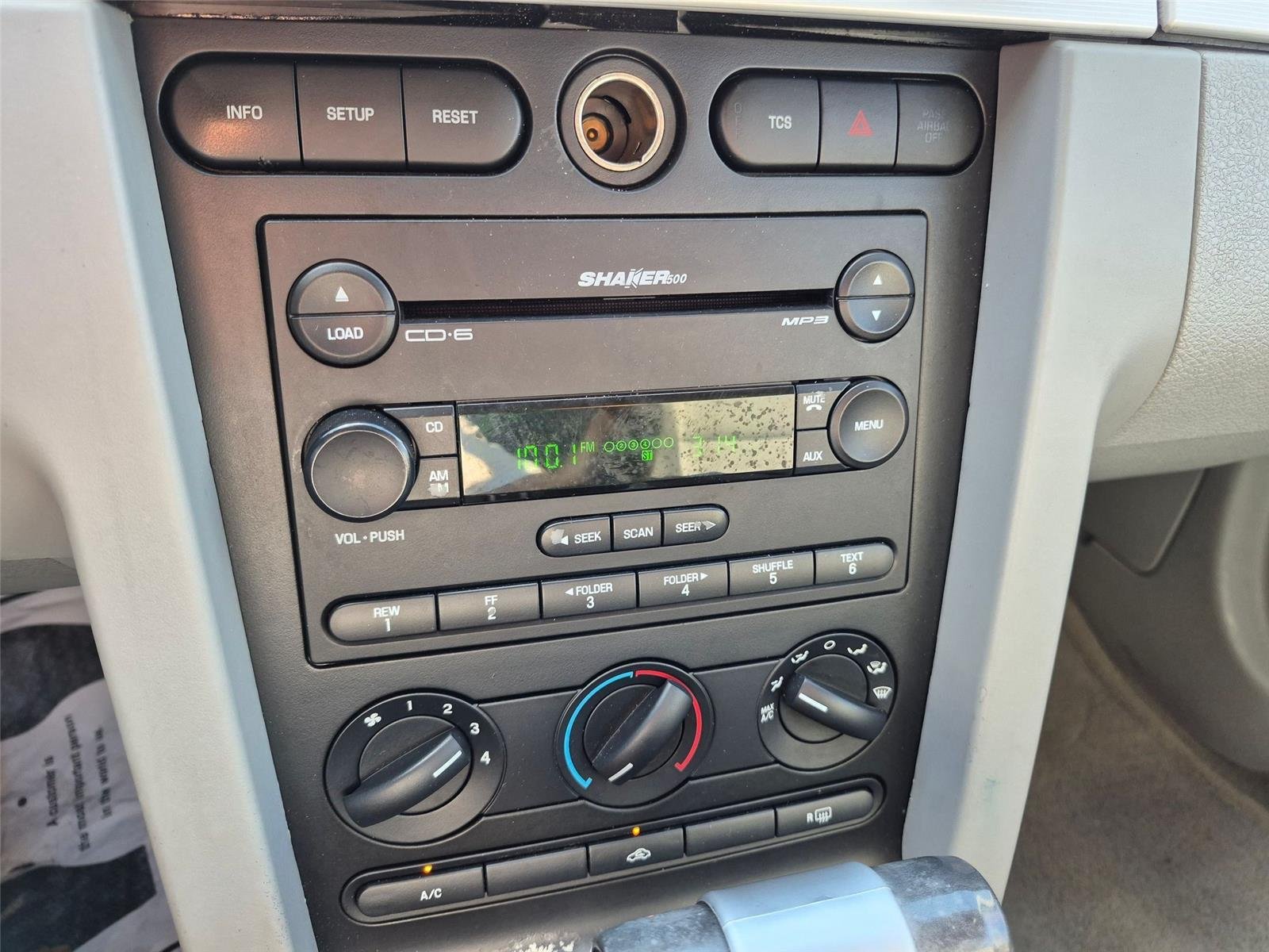 Used 2006  Ford GT Deluxe image 18