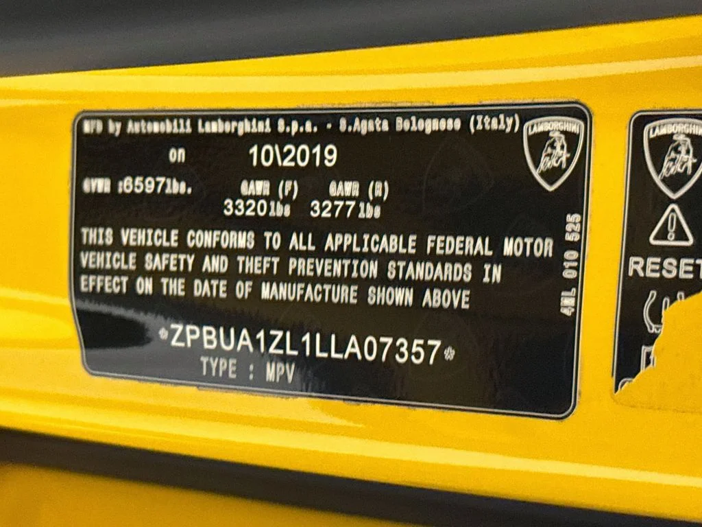 Used 2020 Gialllo Auge Lamborghini  image 34