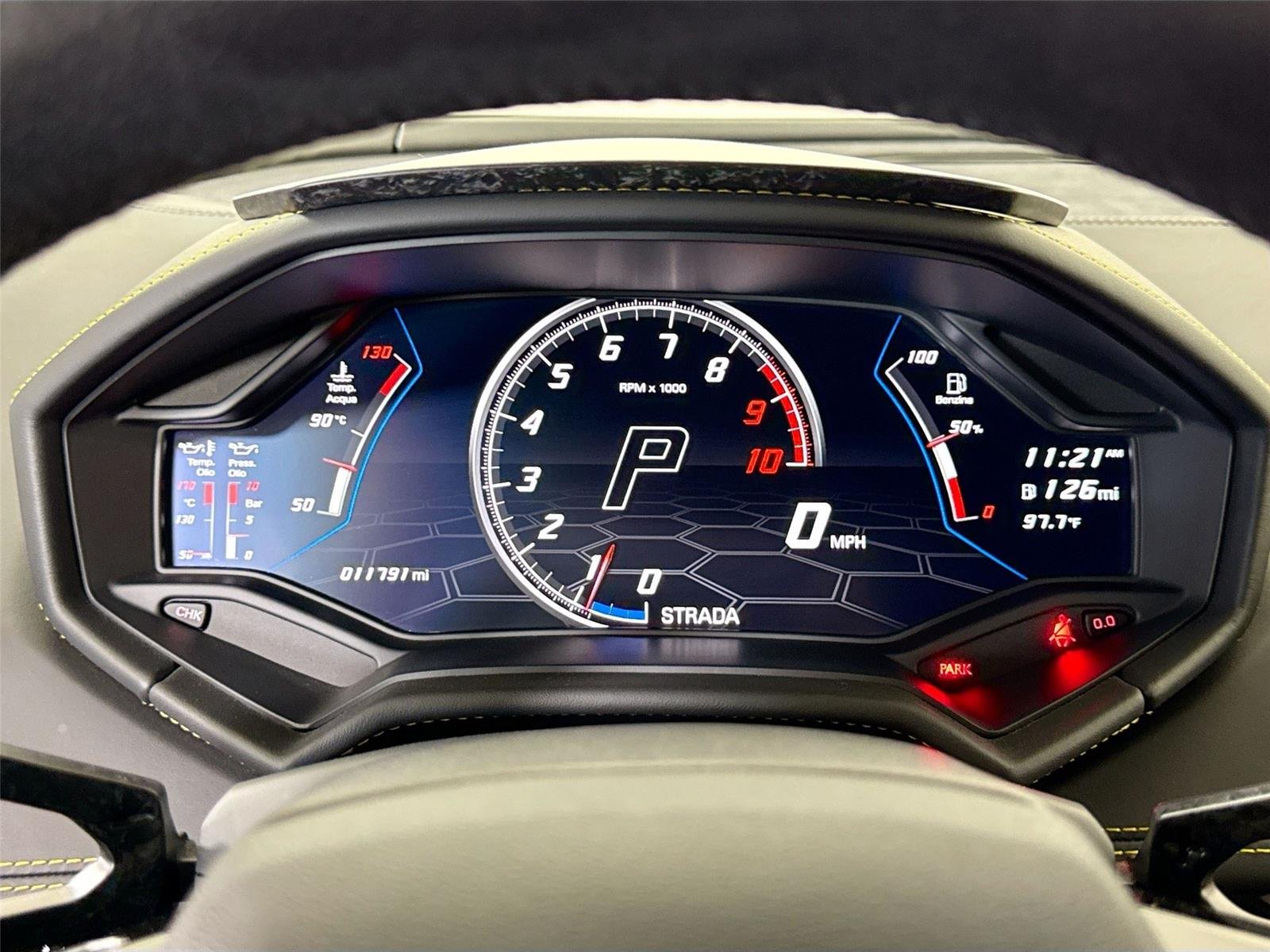 Used 2022 Bianco Canopus Lamborghini  image 18