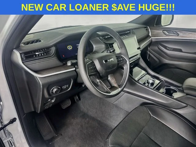 New 2026 Bright White Clear-Coat Exterior Paint Jeep Laredo image 9