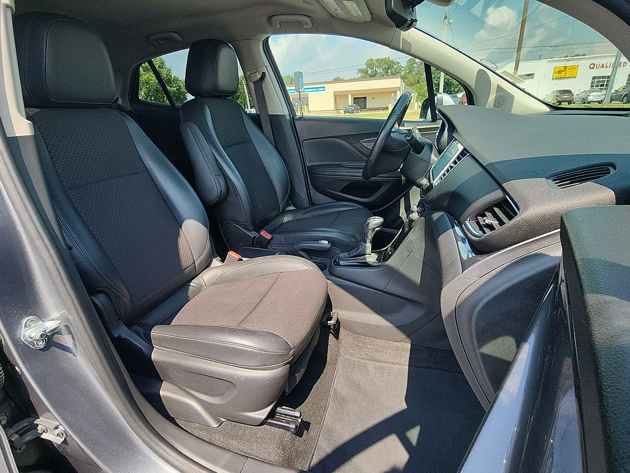Used 2020 Gray Buick Preferred image 23