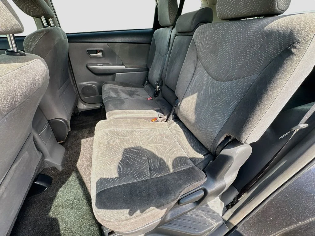 Used 2014 Gray Toyota Three image 27