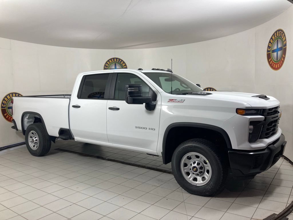 New 2026 Summit White Chevrolet WT image 16