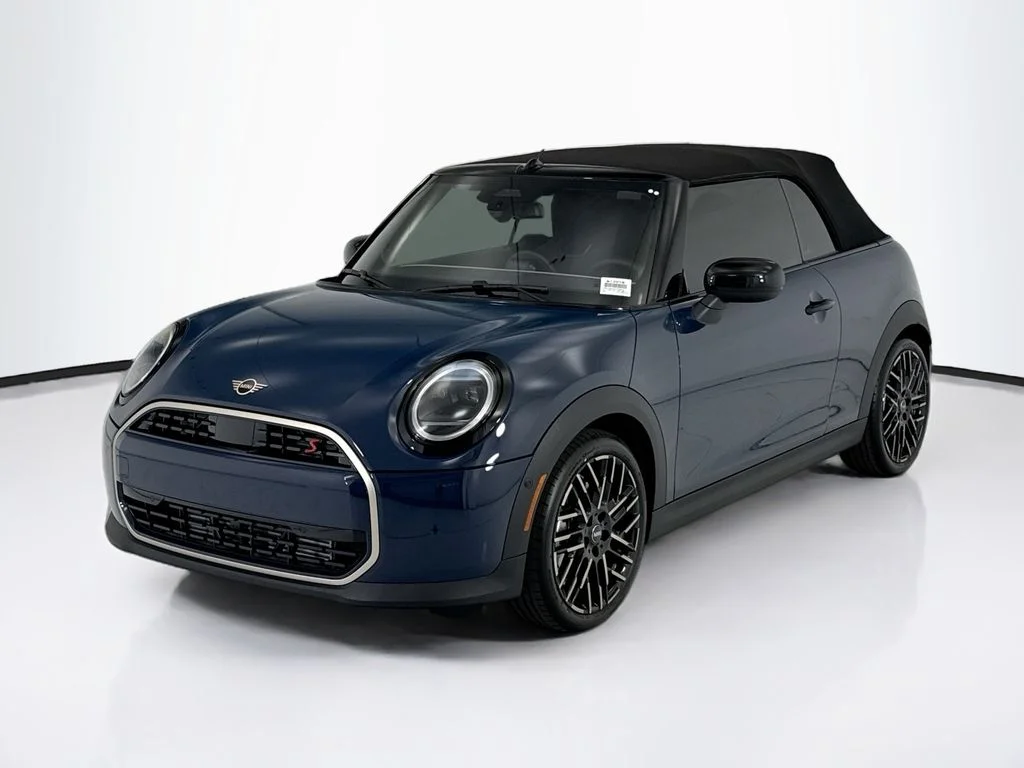 New 2026 Indigo Sunset Blue Metallic MINI Signature Plus image 9