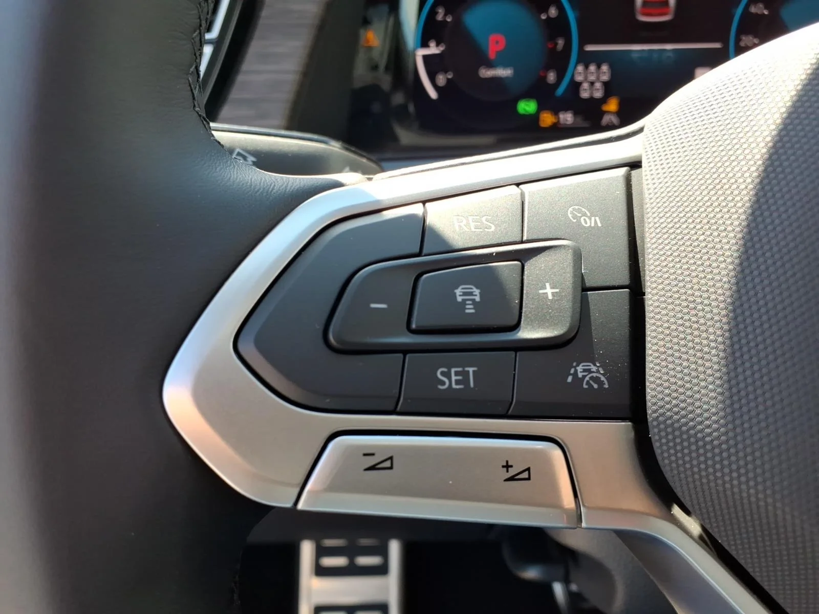 New 2026 Pure Gray Volkswagen 2.0T SEL PREMIUM R-LINE 4 image 13