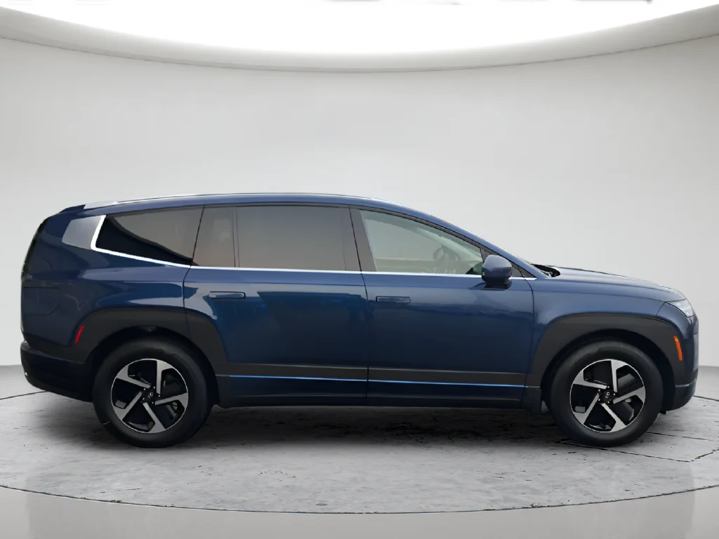New 2026 Blue Hyundai SE image 4