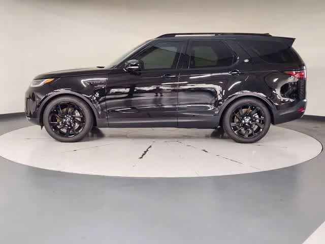 Used 2025 Santorini Black Metallic Land Rover S image 6