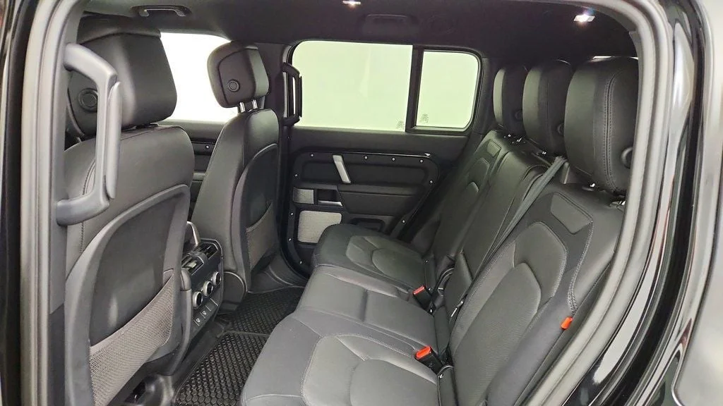 Used 2024 Santorini Black Metallic Land Rover 130 P400 X-Dynamic SE image 22