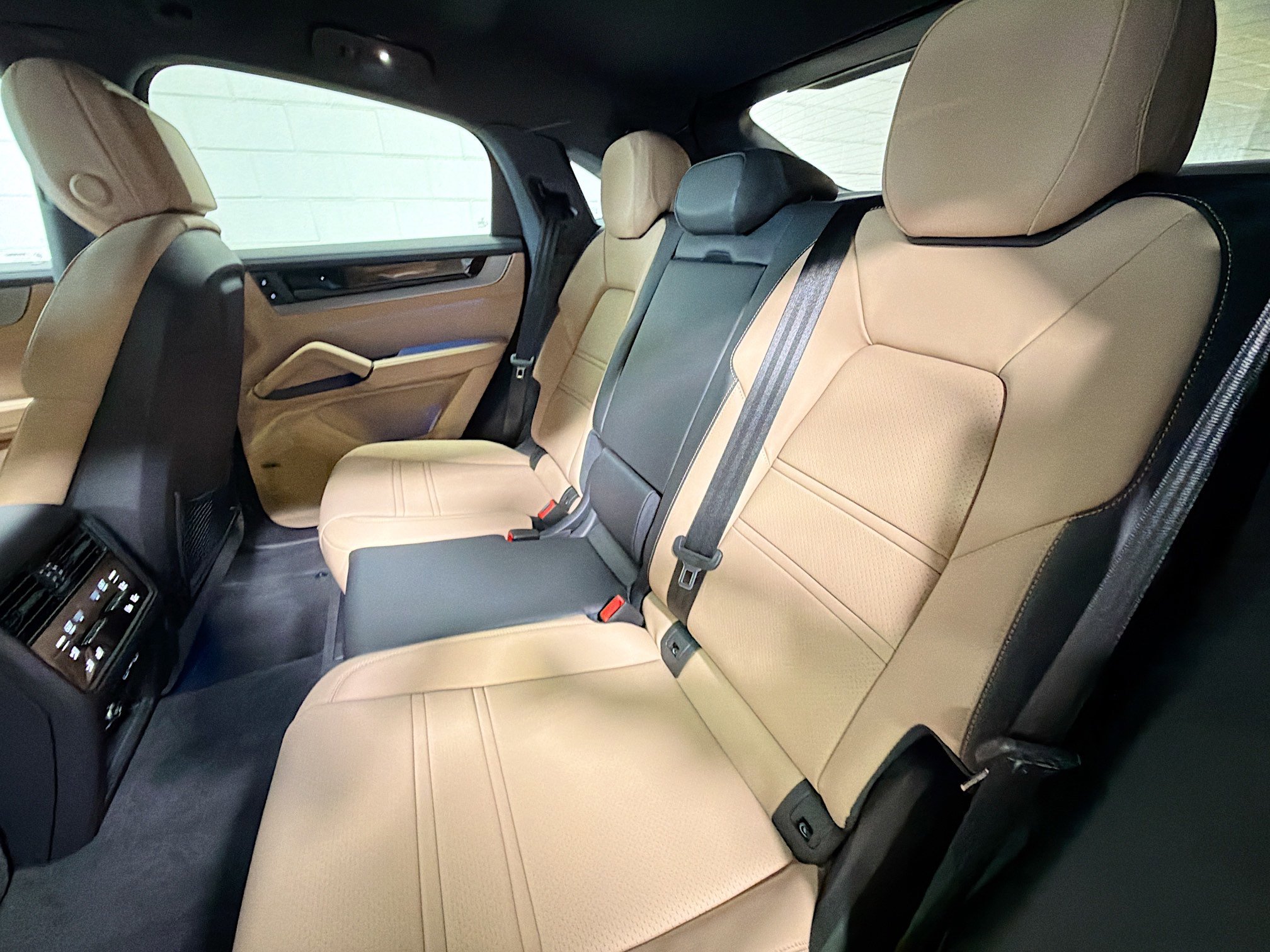 New 2026 Arctic Grey Porsche E-Hybrid image 21