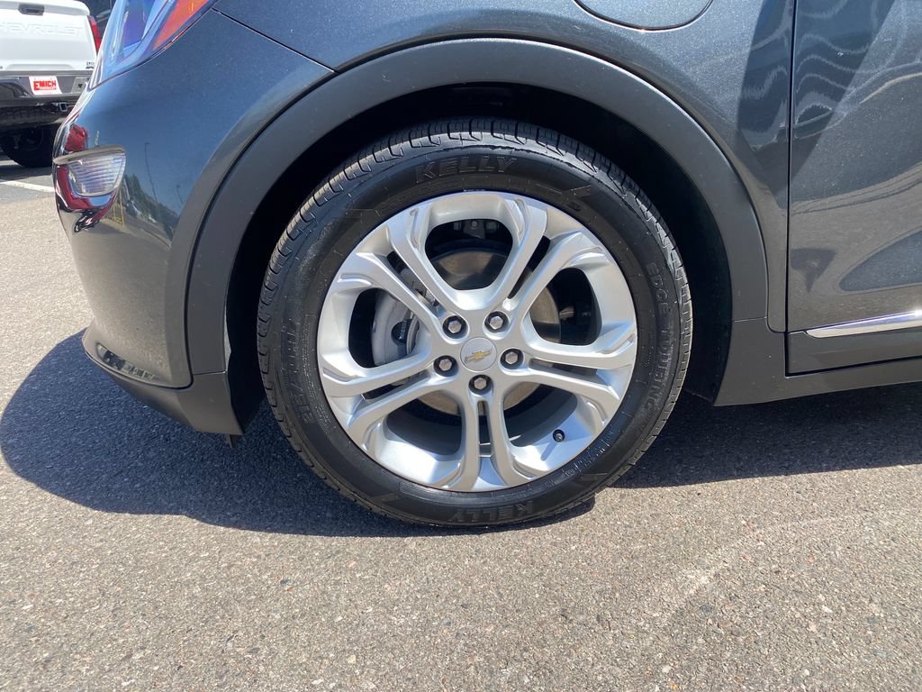 Used 2020 NIGHTFALL GRAY METALLIC Chevrolet LT image 26