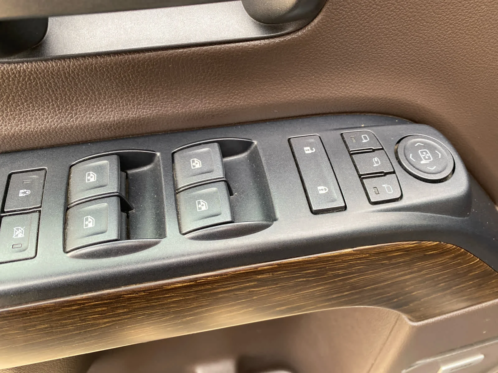 Used 2018 ONYX BLACK GMC Denali image 8