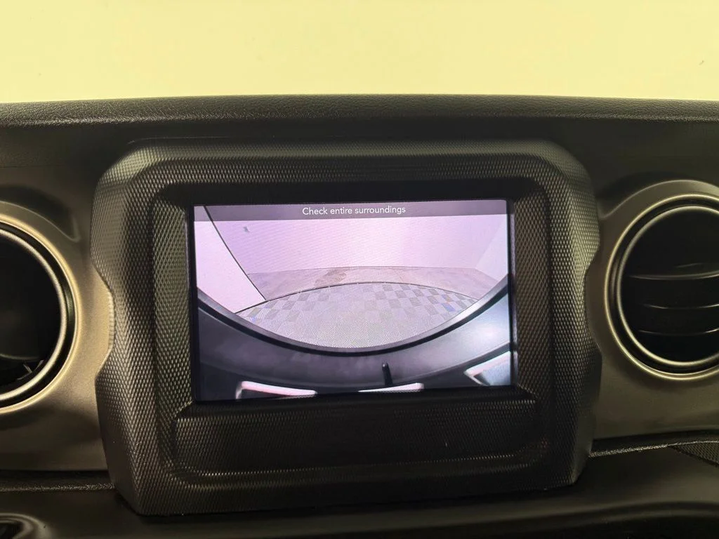 Used 2018 Gray Jeep Unlimited Sport S image 13