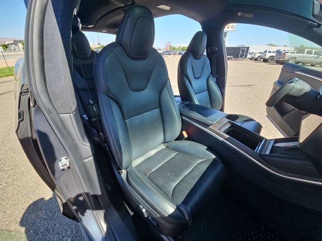 2022 Tesla Model X Long Range - Photo 18